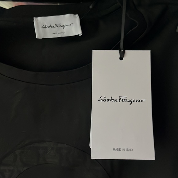 Salvatore ferragamo gancini logo T-shirt black size medium is brand new - Picture 4 of 6